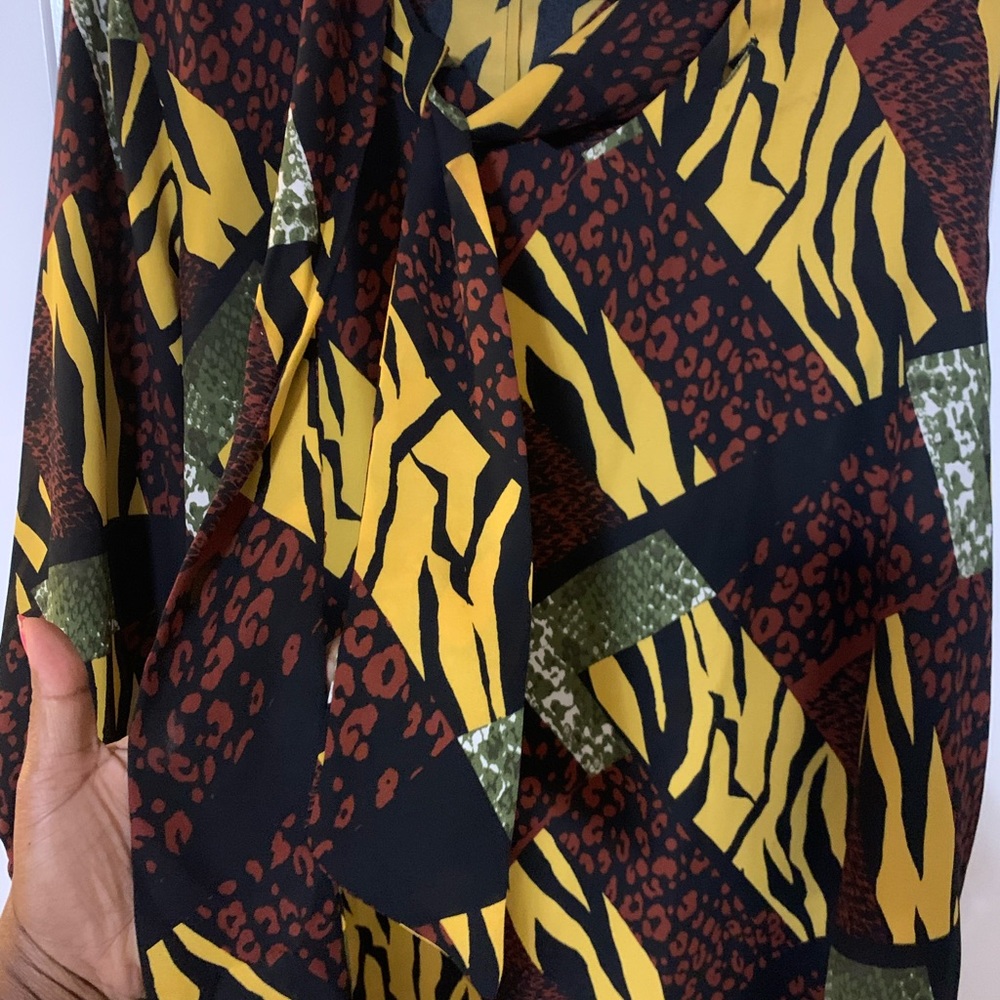 Blouse - Picture 2 of 3